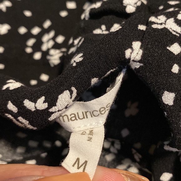 😊 Maurices Flutter Sleeve Strappy Cross Back Blouse - Picture 3 of 5